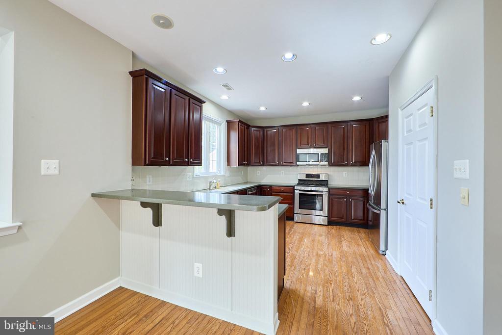 112 LINDLEY LANE