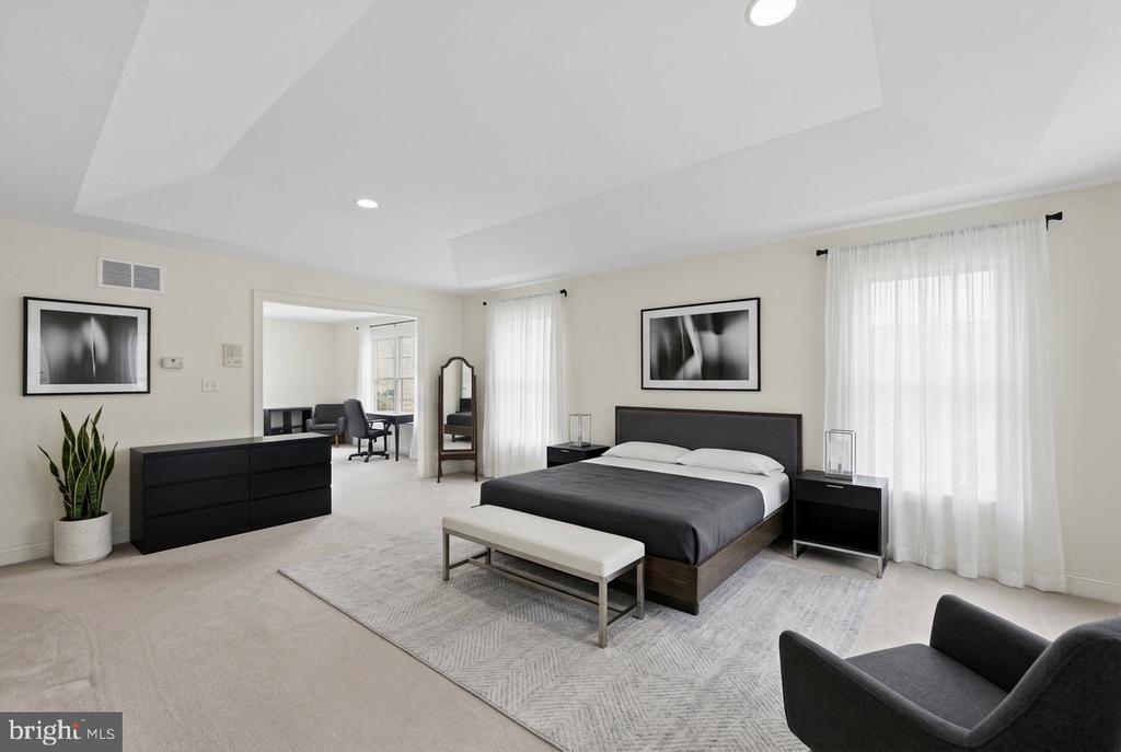 2 LIMNER COURT