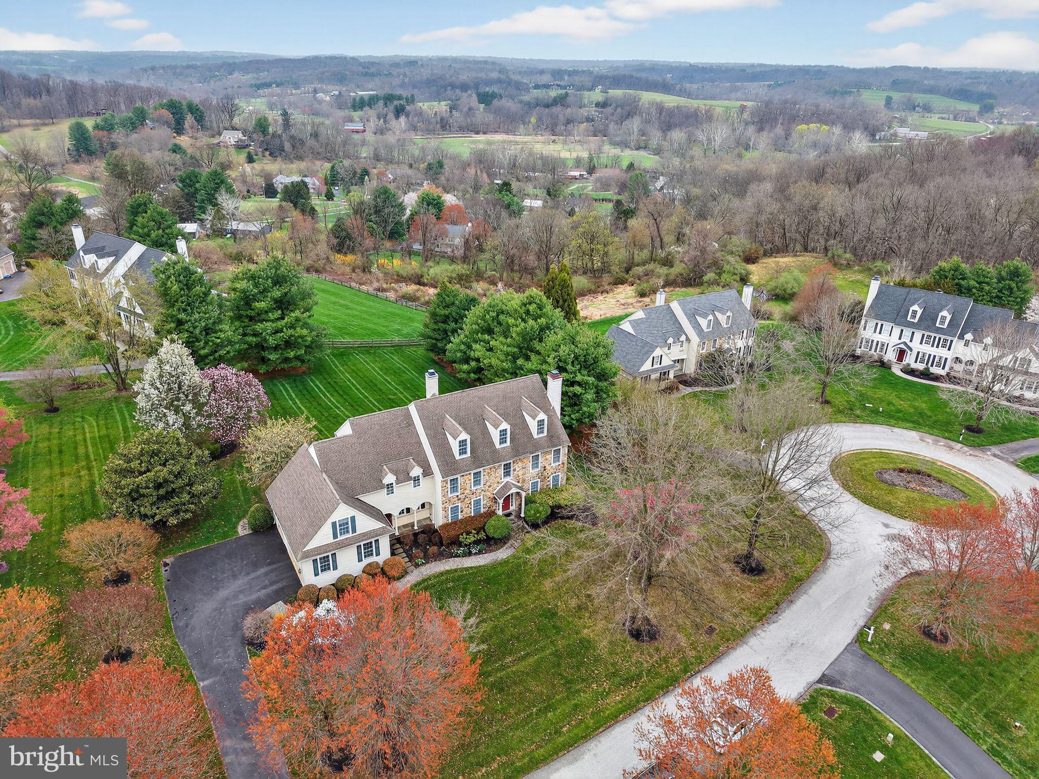 2 LIMNER COURT