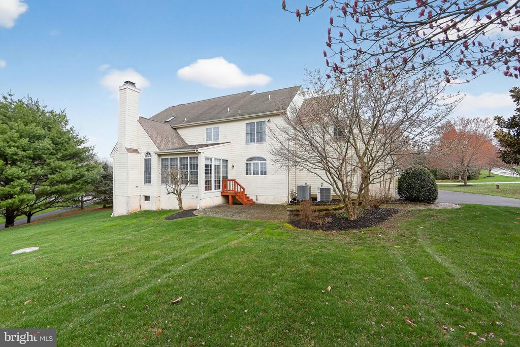 2 LIMNER COURT