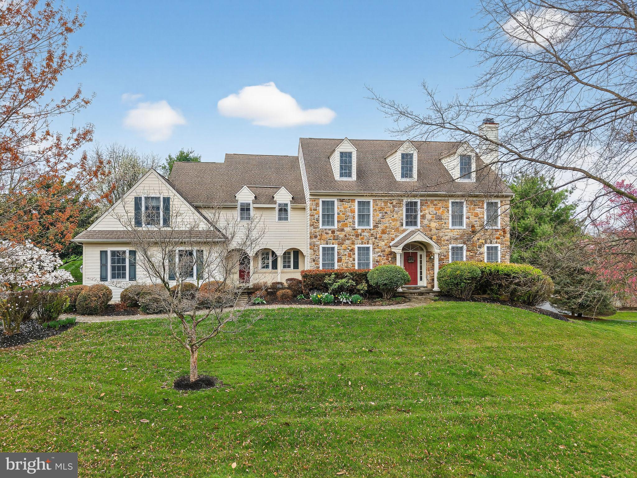 2 LIMNER COURT
