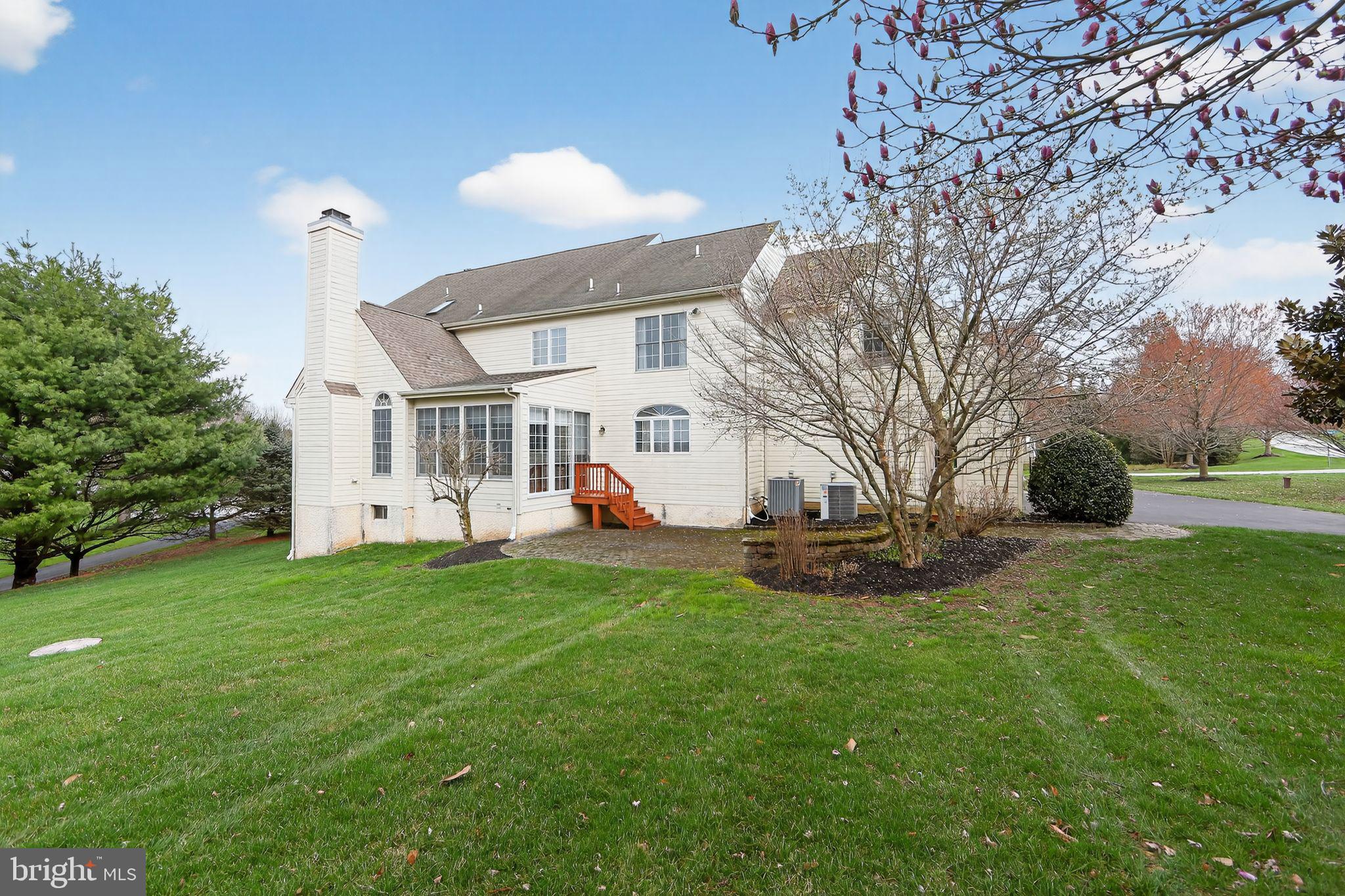 2 LIMNER COURT