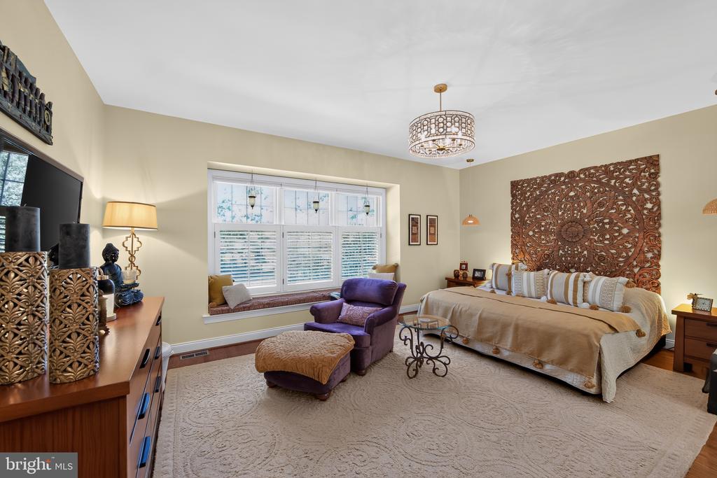 477 FAIRMONT DRIVE Unit: 236