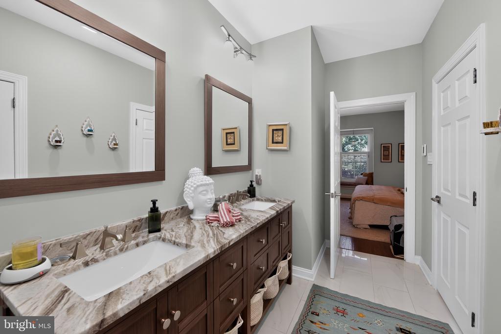 477 FAIRMONT DRIVE Unit: 236