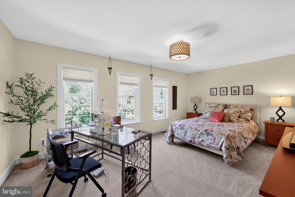 477 FAIRMONT DRIVE Unit: 236