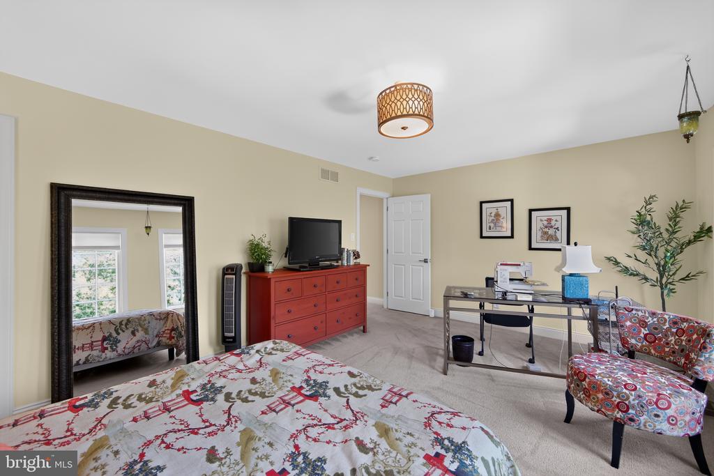 477 FAIRMONT DRIVE Unit: 236