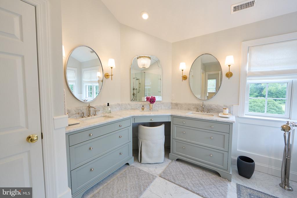 48 LILY POND LANE