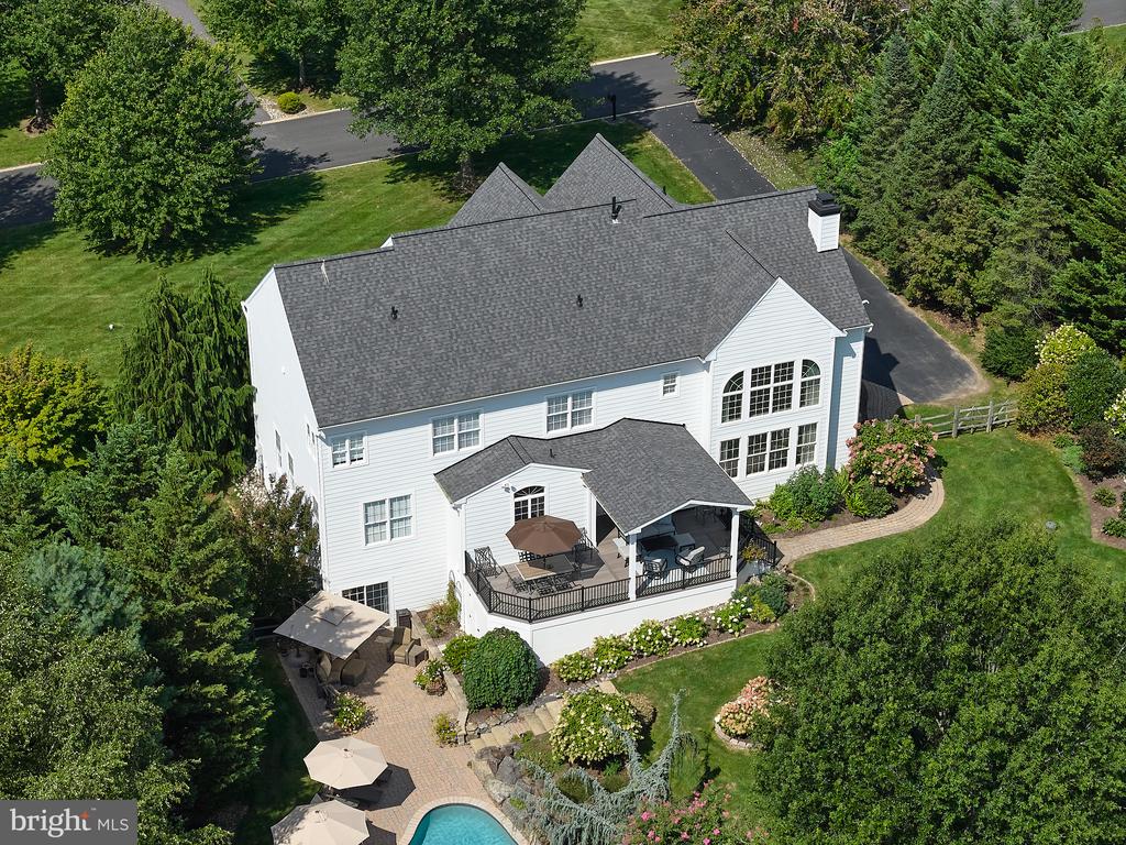 48 LILY POND LANE