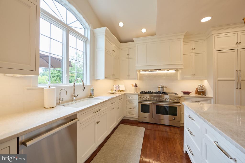 48 LILY POND LANE