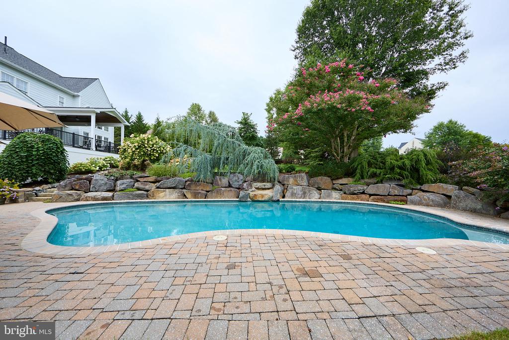 48 LILY POND LANE