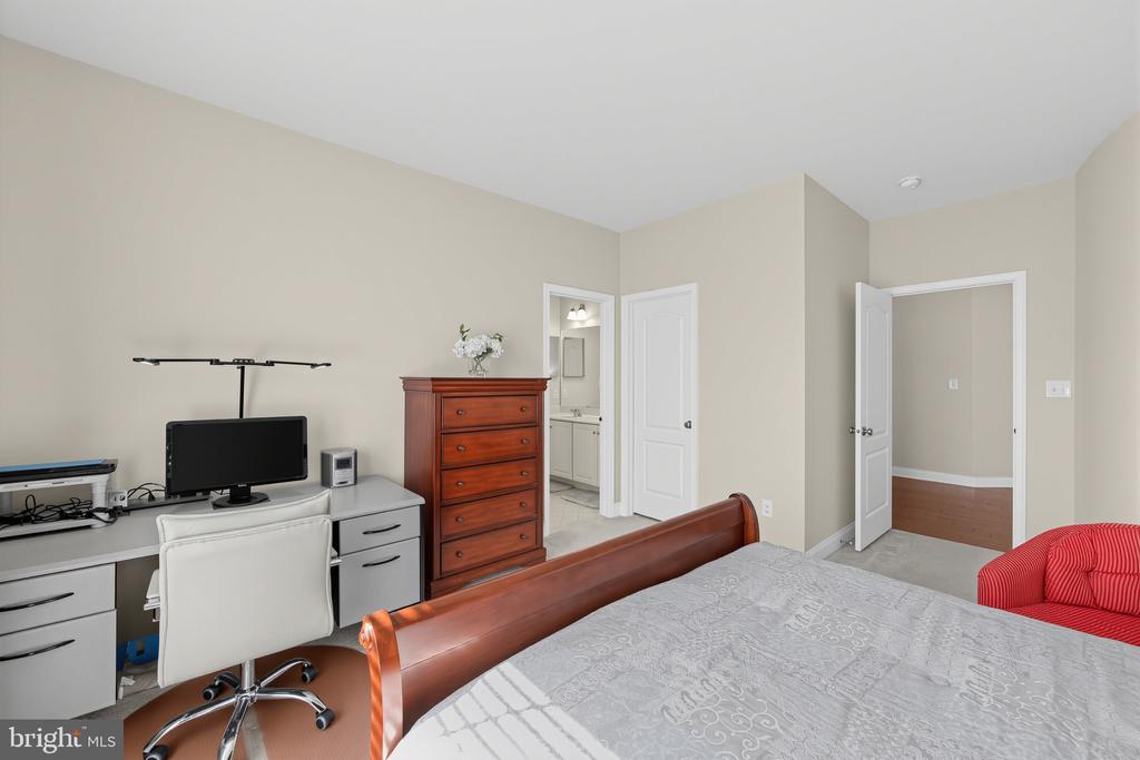 3996 POWELL ROAD
