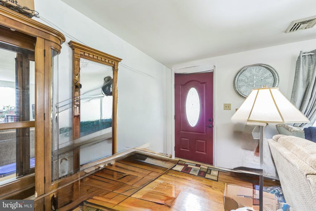 190 W 8th St