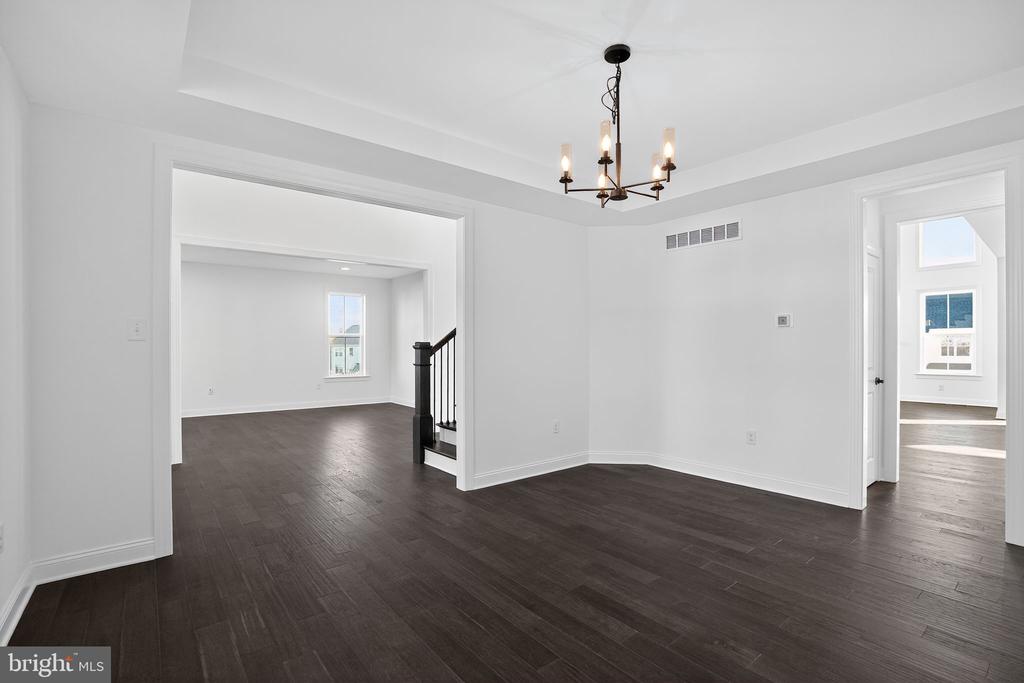 409 LONGVIEW DRIVE