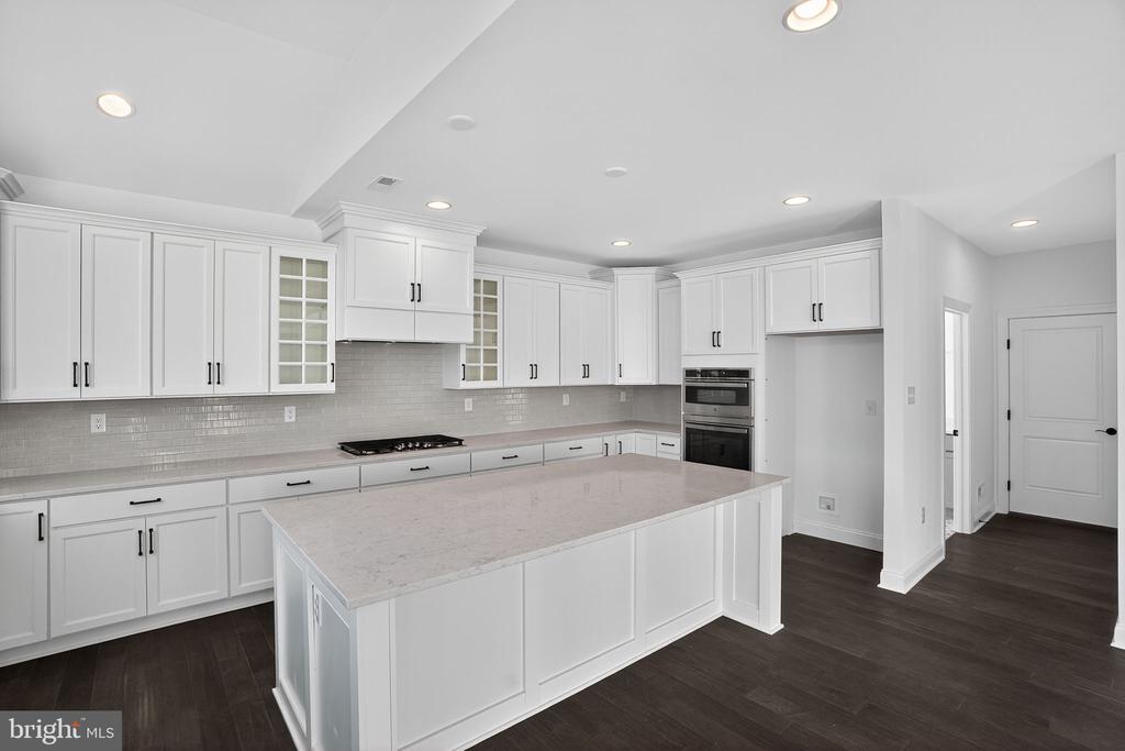 409 LONGVIEW DRIVE