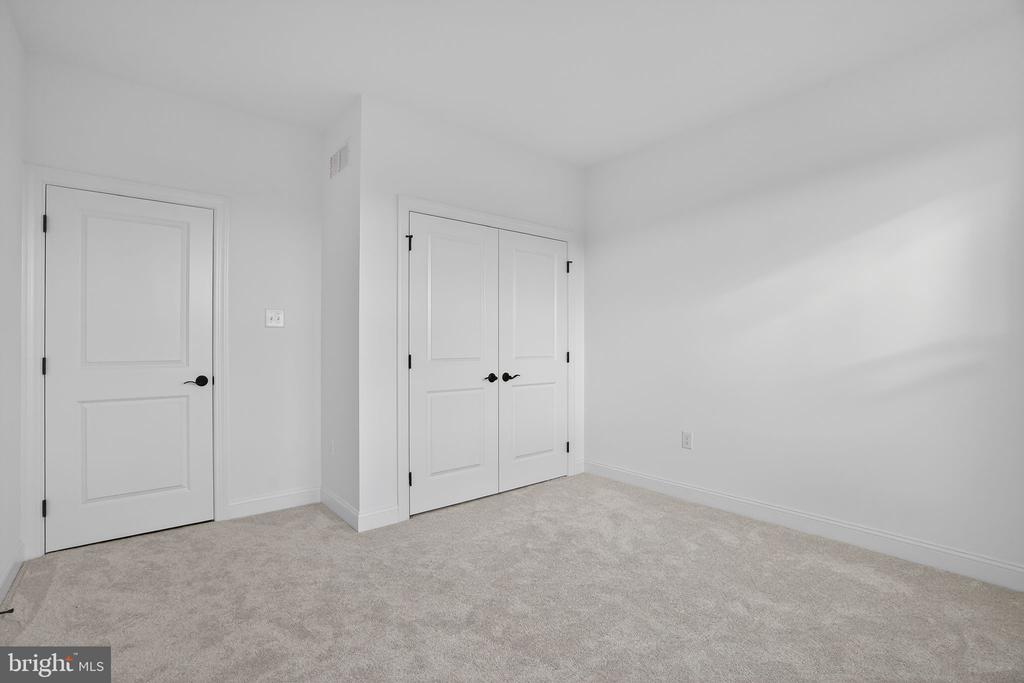 409 LONGVIEW DRIVE