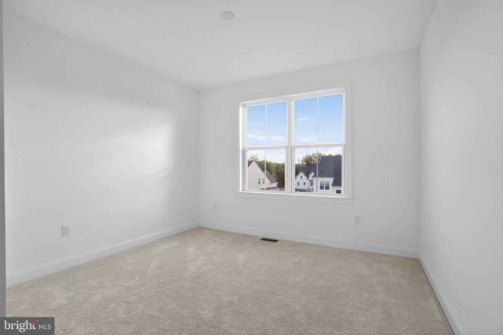 409 LONGVIEW DRIVE