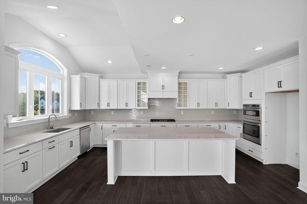 409 LONGVIEW DRIVE