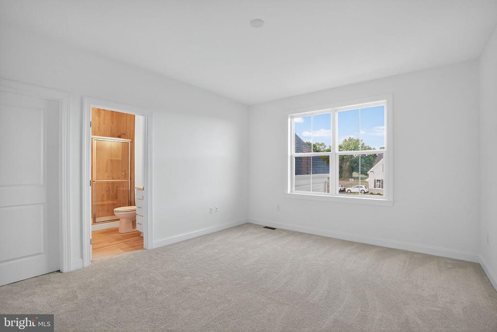 409 LONGVIEW DRIVE