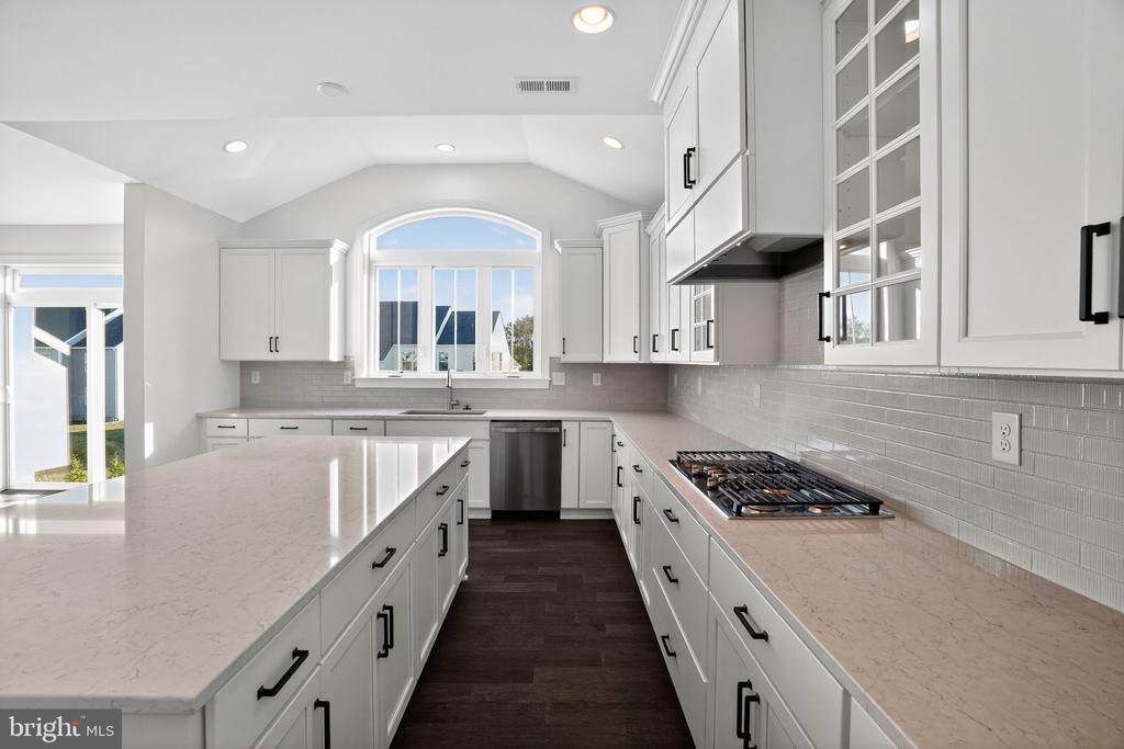 409 LONGVIEW DRIVE