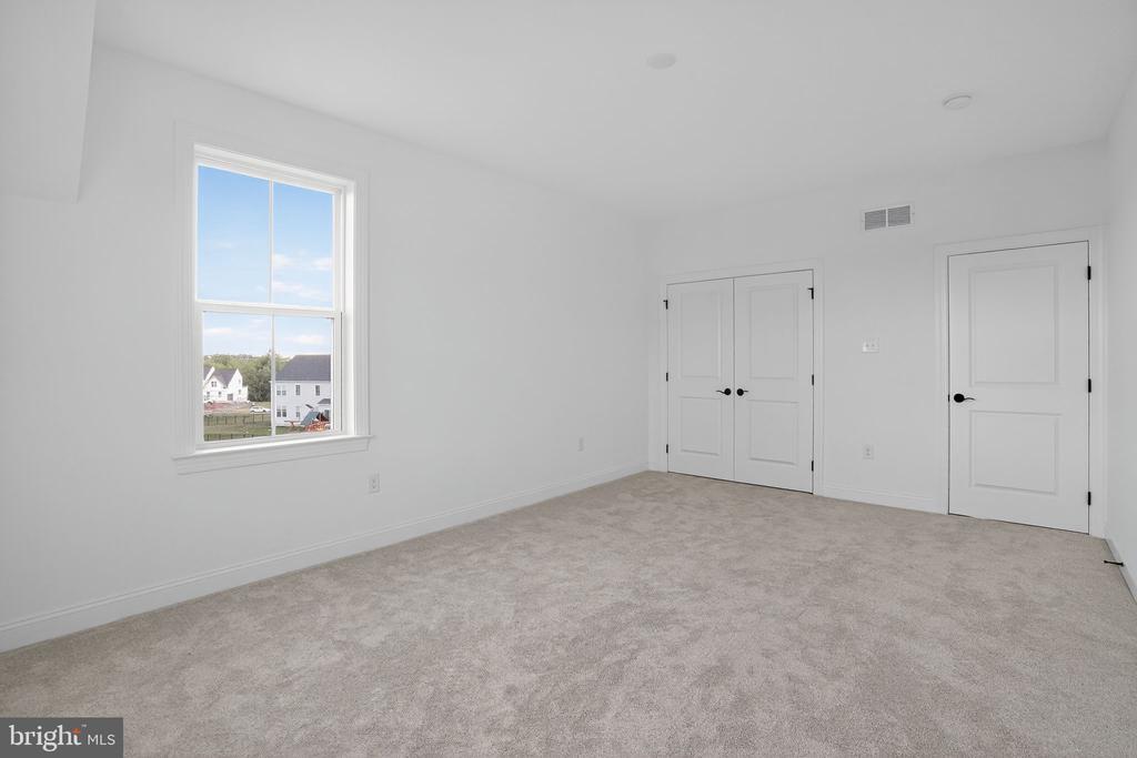 409 LONGVIEW DRIVE