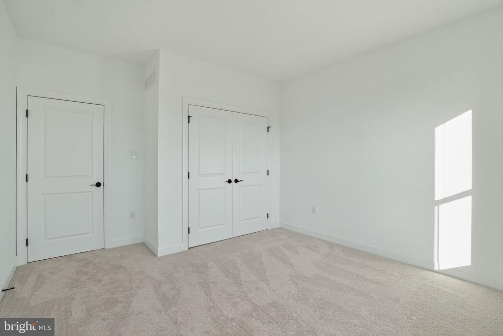 409 LONGVIEW DRIVE