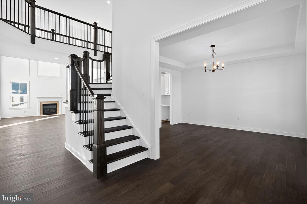 409 LONGVIEW DRIVE