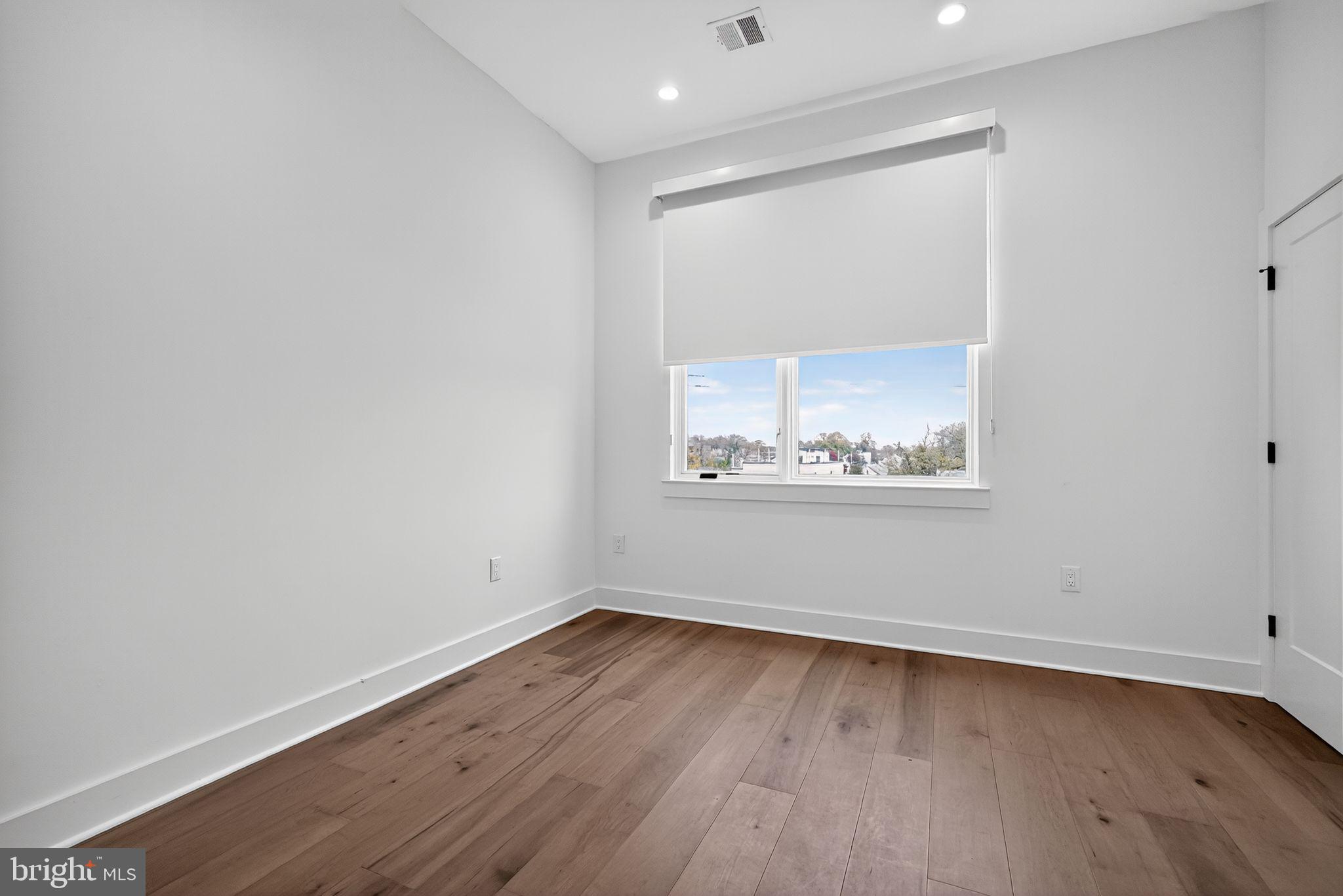 6522 MAGNOLIA STREET