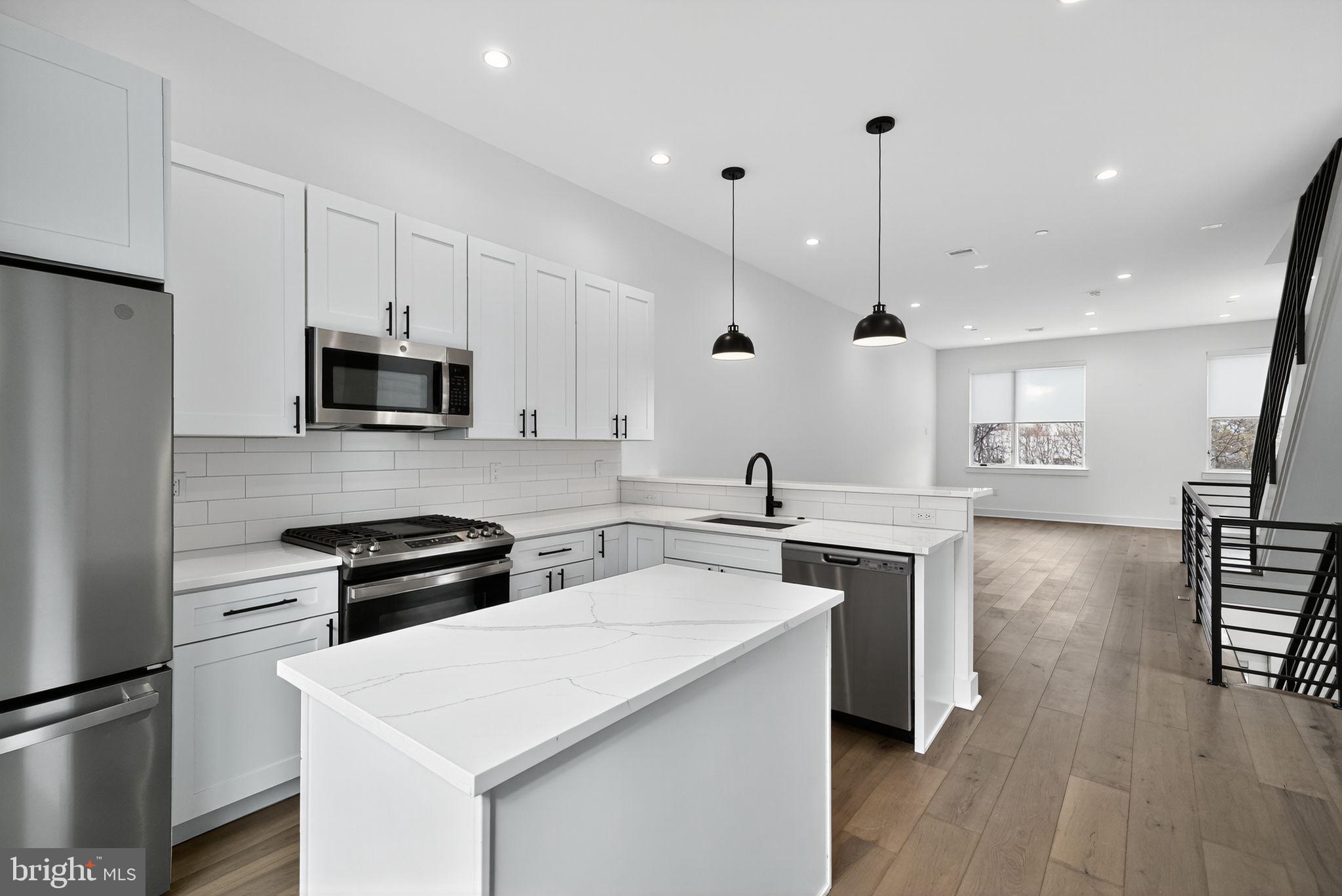 6522 MAGNOLIA STREET