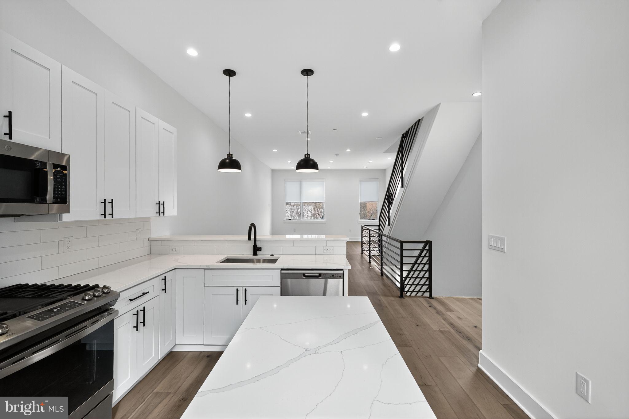 6522 MAGNOLIA STREET