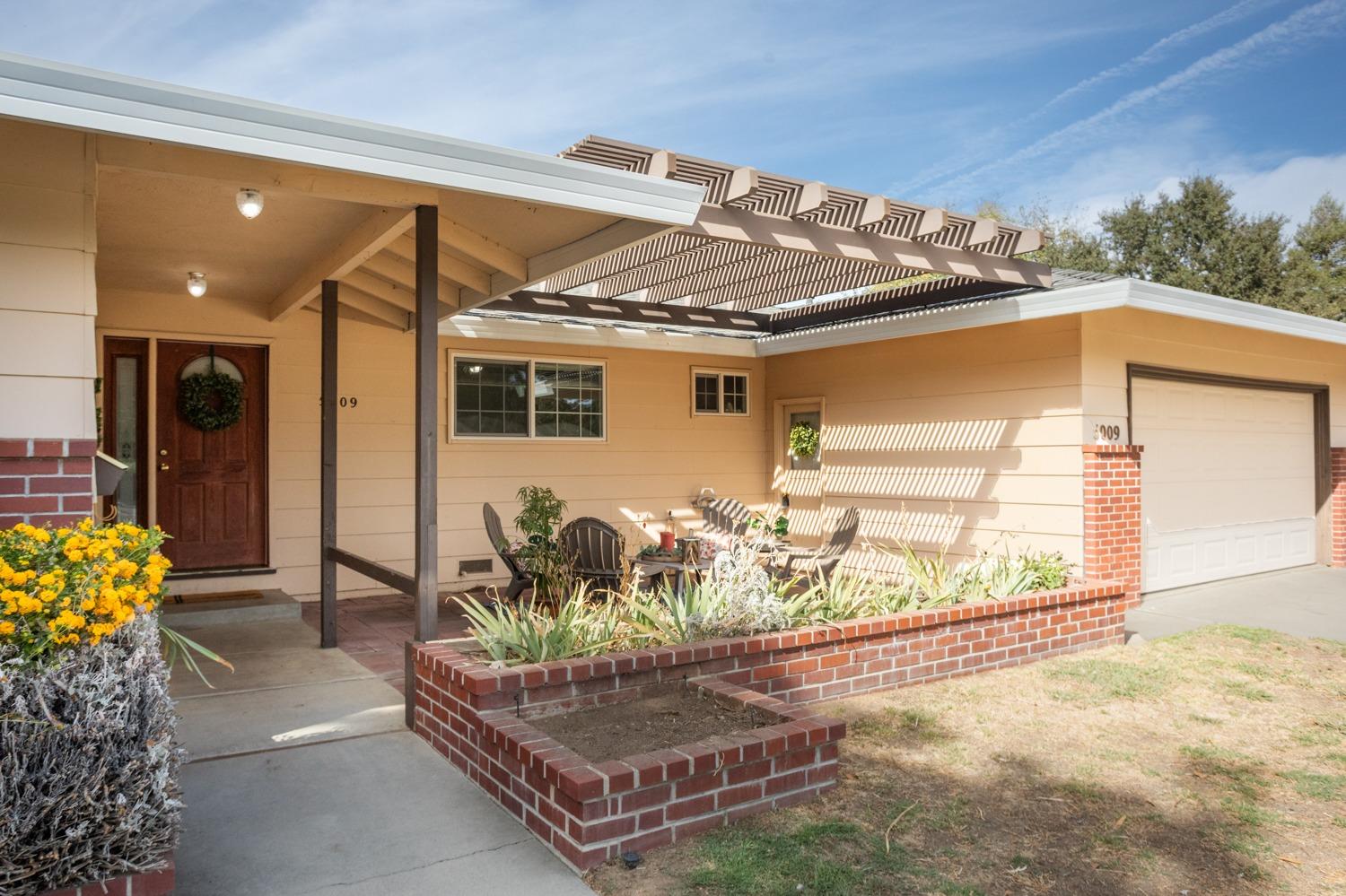 5009 Cowell Boulevard