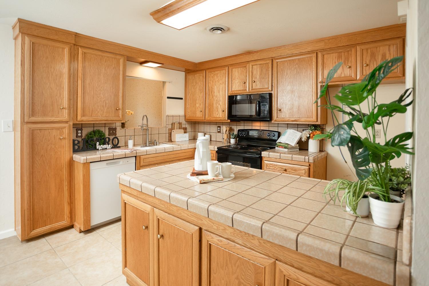 5009 Cowell Boulevard