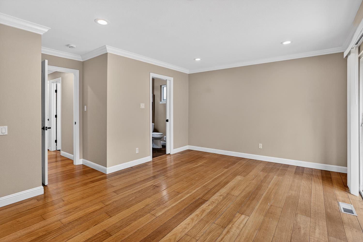 5024 Saddlewood Street