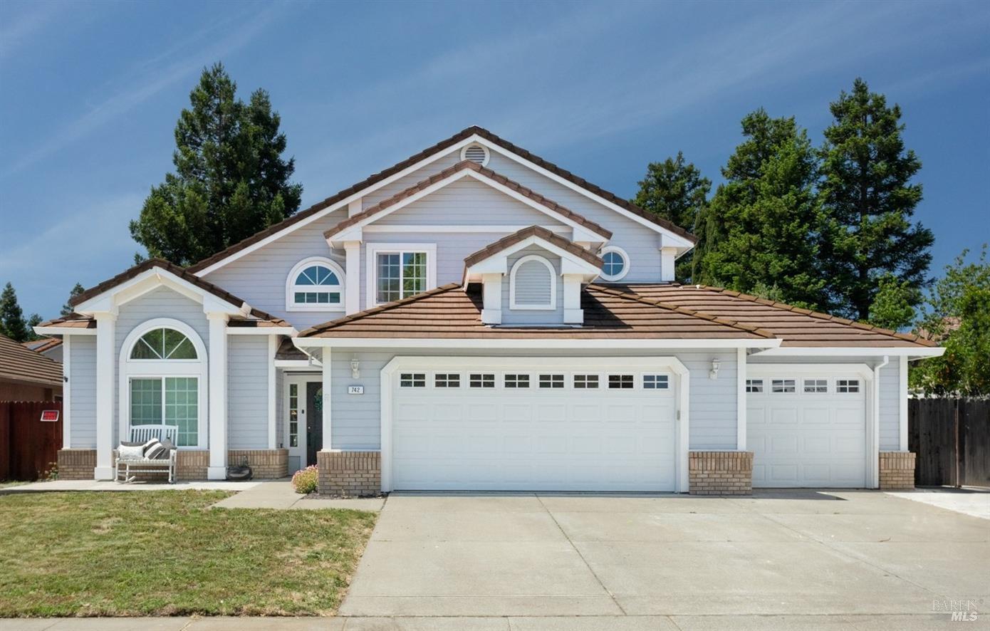 742 Fox Hollow Way