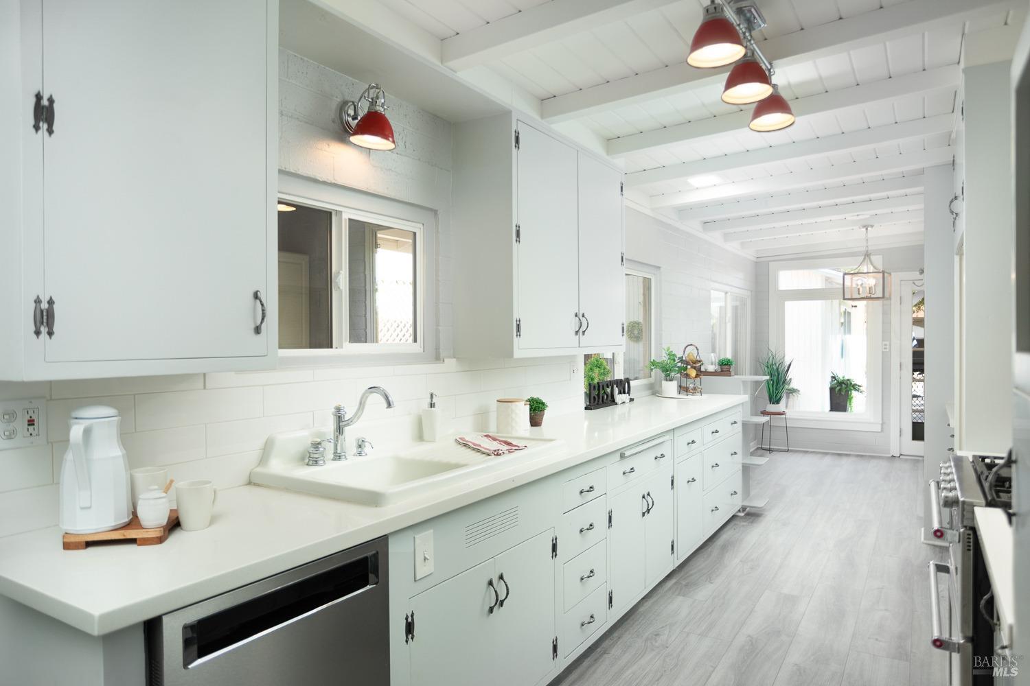 665 W B Street Unit: #A
