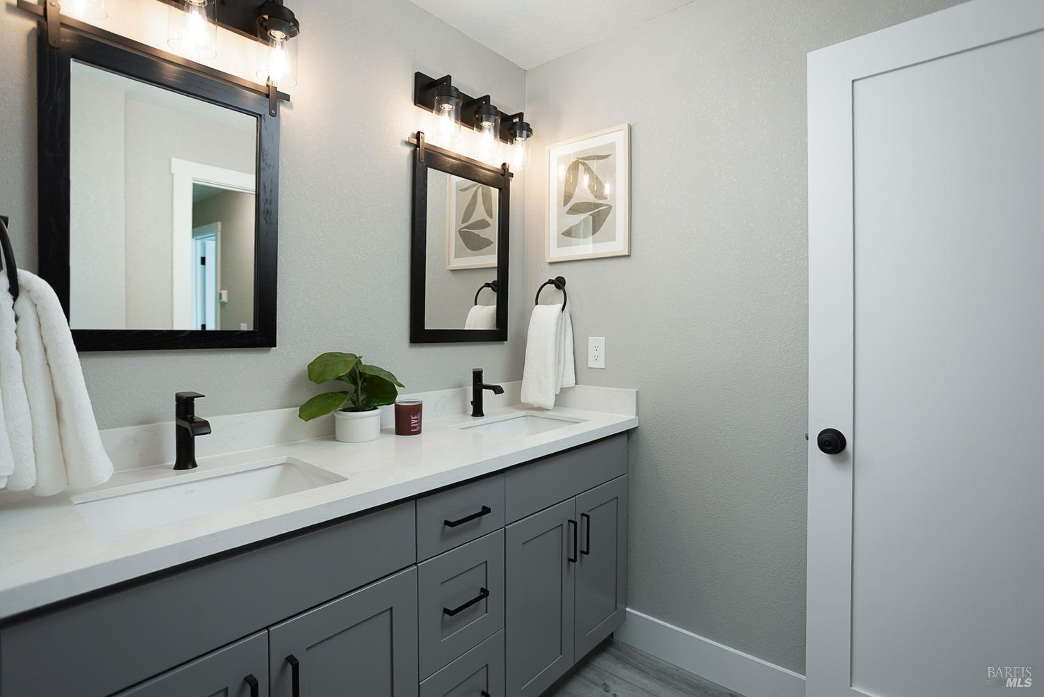 905 N Lincoln Street