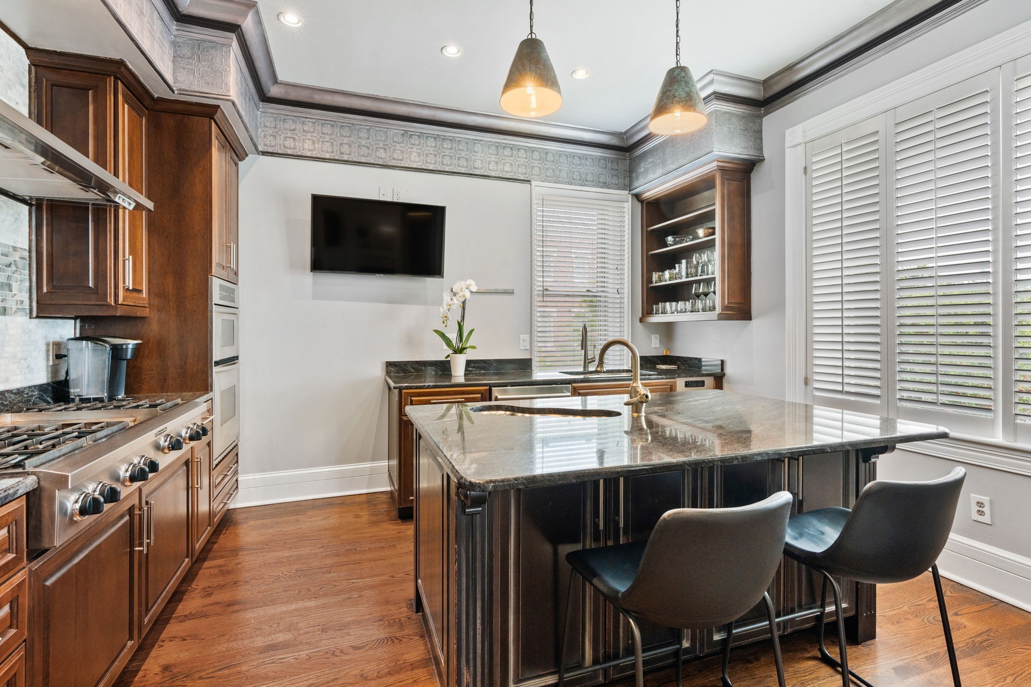 3626 West End Ave Unit: 201