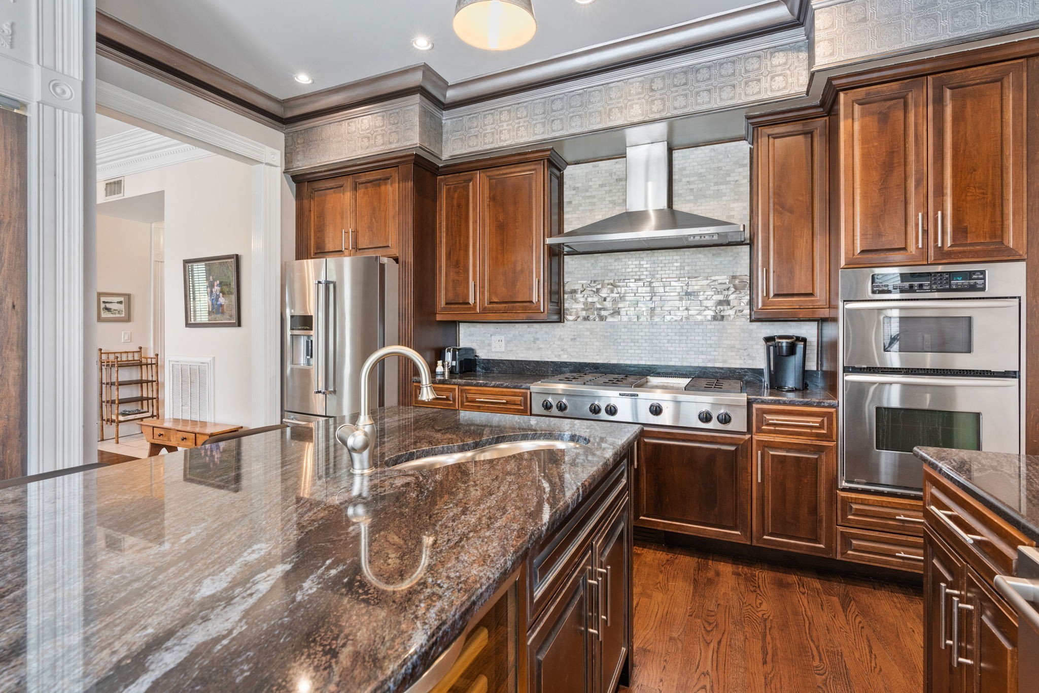 3626 West End Ave Unit: 201