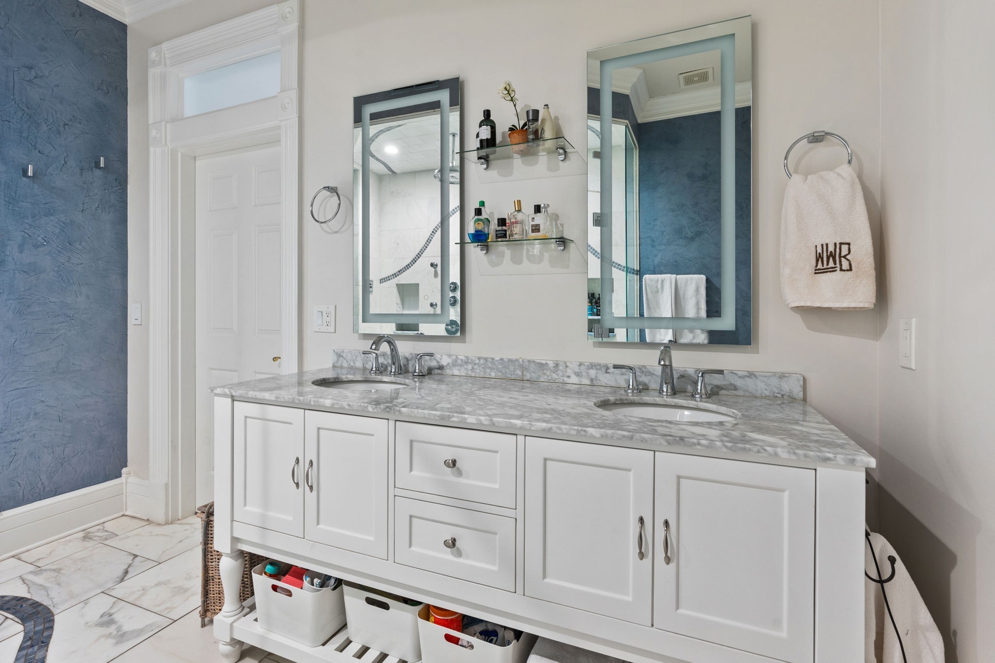 3626 West End Ave Unit: 201