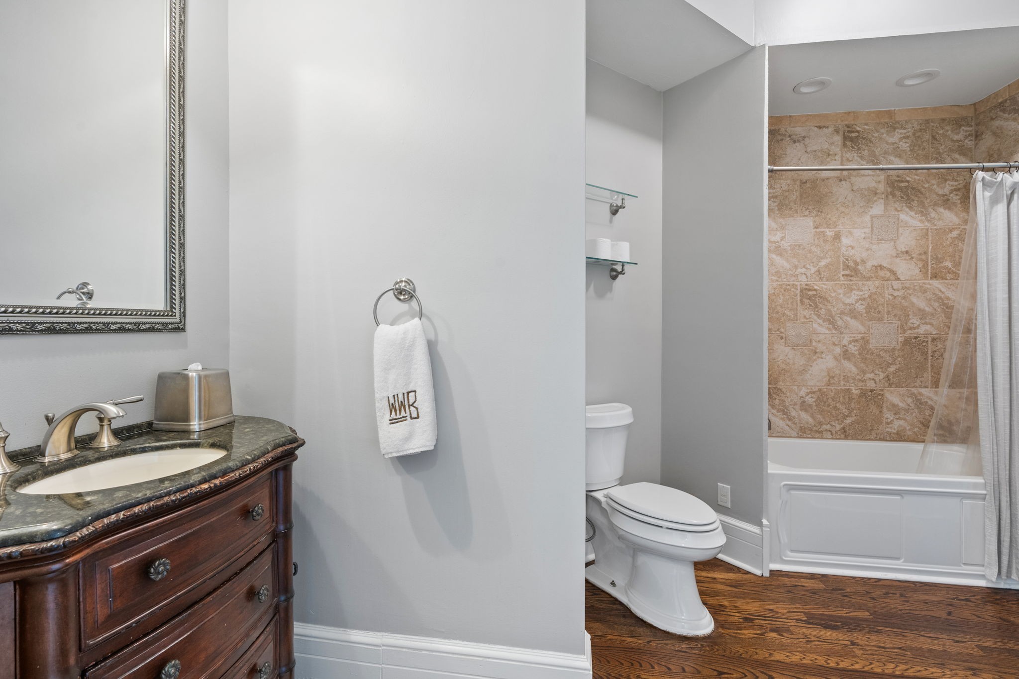 3626 West End Ave Unit: 201