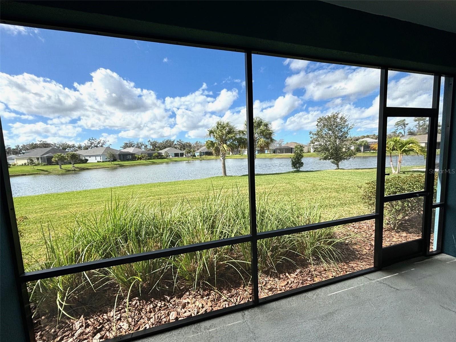 4011 COUNTRY WOOD PL