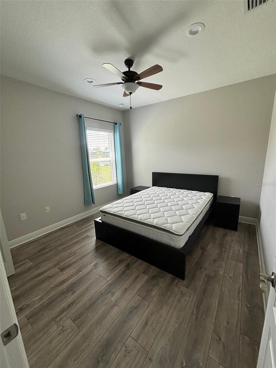 4011 COUNTRY WOOD PL