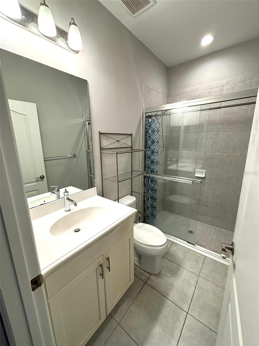 4011 COUNTRY WOOD PL