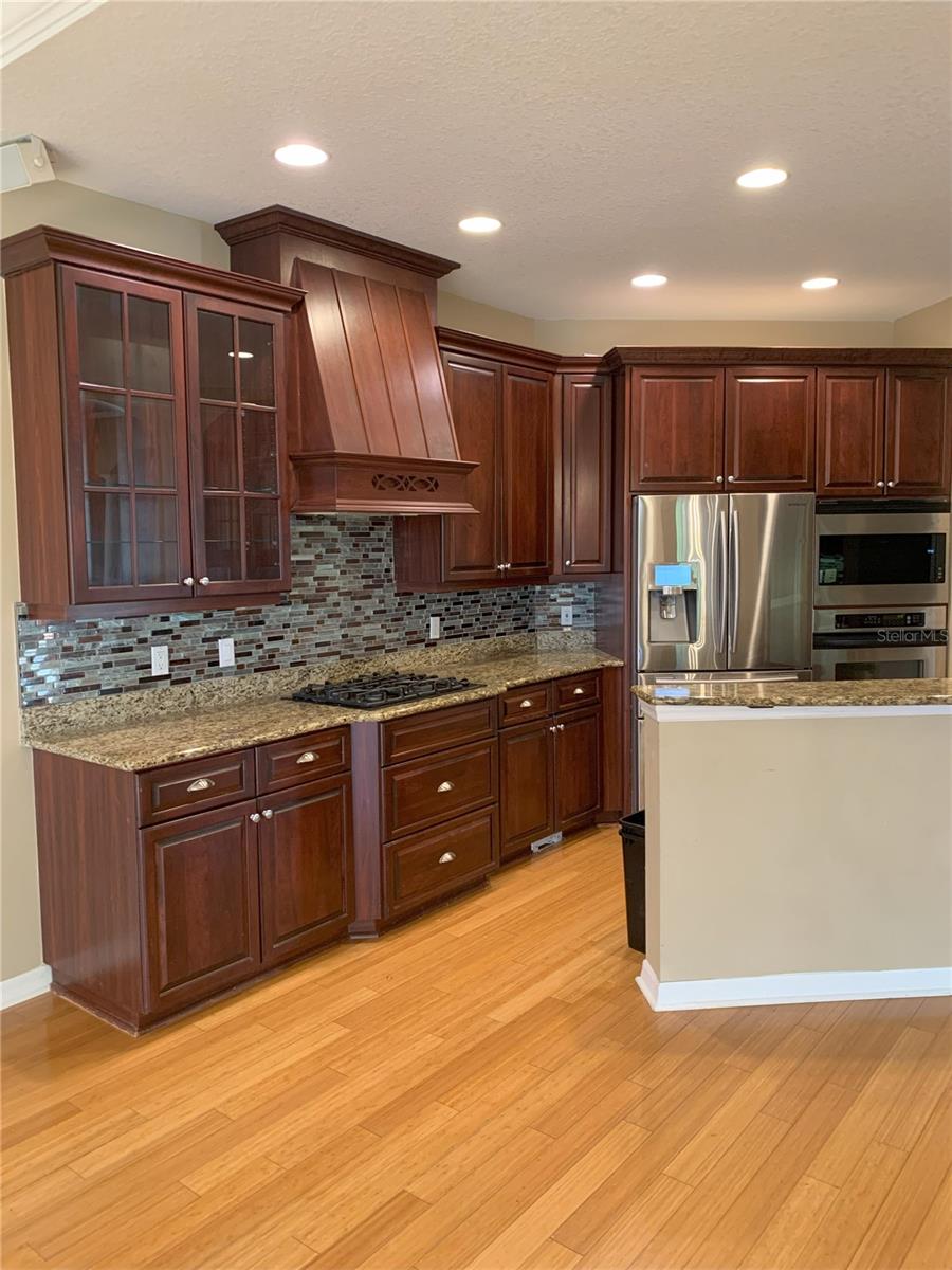 6828 HONEYSUCKLE TRL