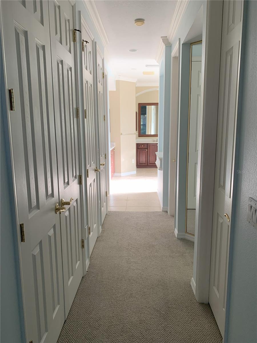 6828 HONEYSUCKLE TRL