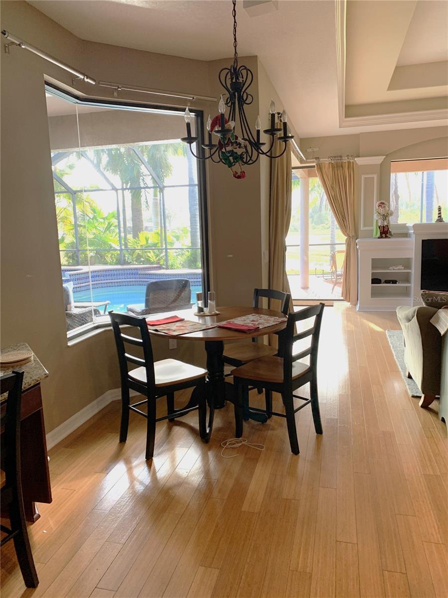 6828 HONEYSUCKLE TRL