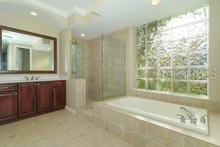 6828 HONEYSUCKLE TRL