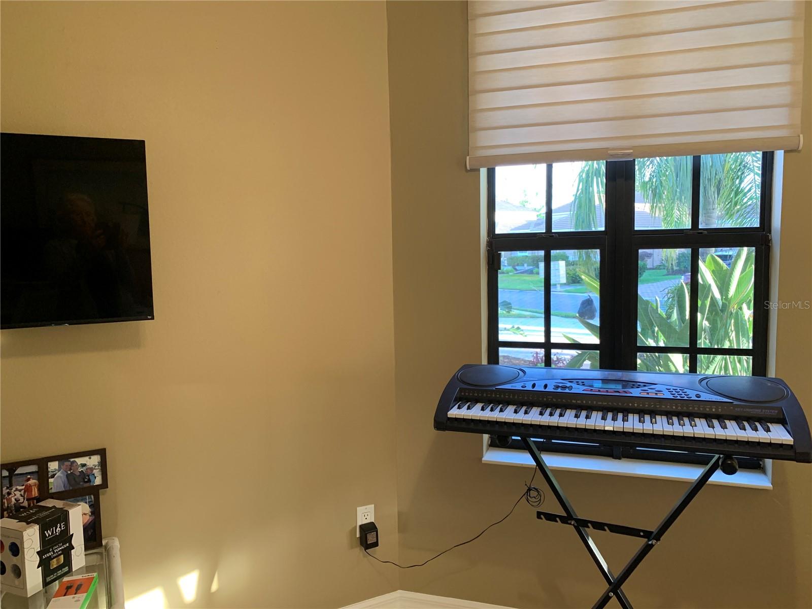 6828 HONEYSUCKLE TRL