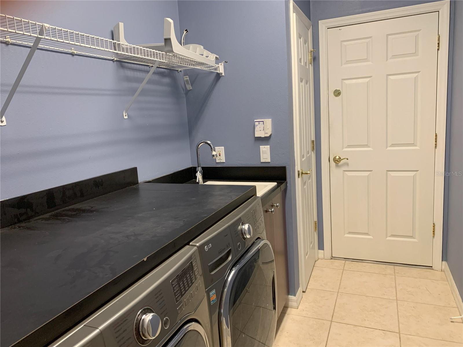 6828 HONEYSUCKLE TRL