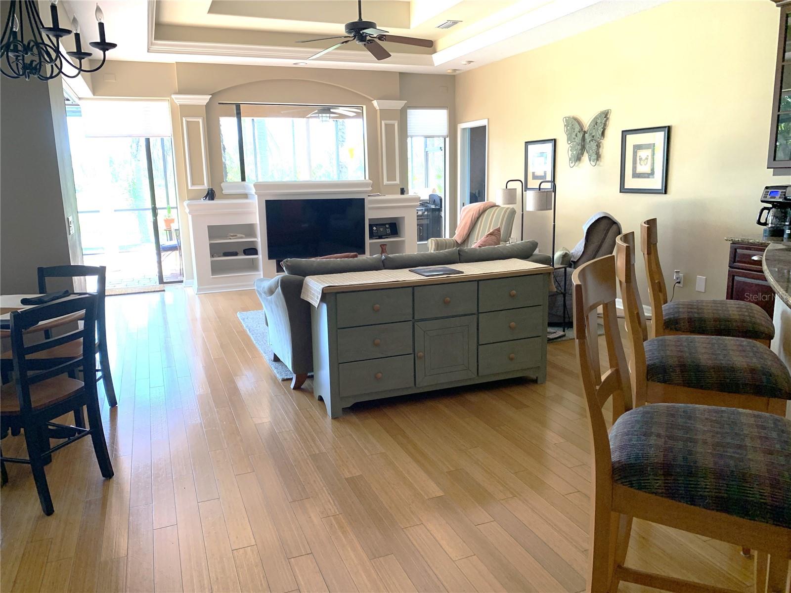 6828 HONEYSUCKLE TRL