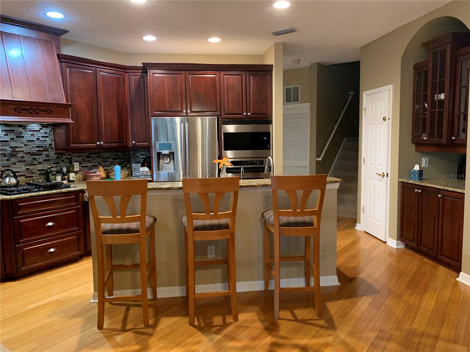 6828 HONEYSUCKLE TRL